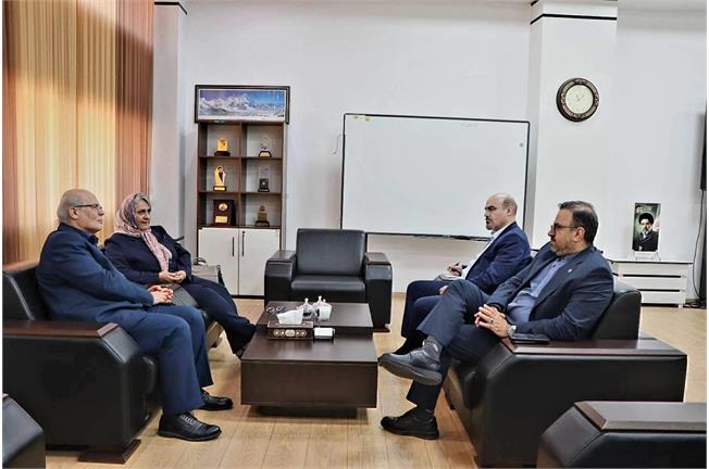 در نشست مشترک رئیس پژوهشگاه ارتباطات و رئیس سازمان نظام صنفی رایانه‌ای توافق شد؛ آغاز همکاری مشترک برای تدوین سند ملی صلاحیت